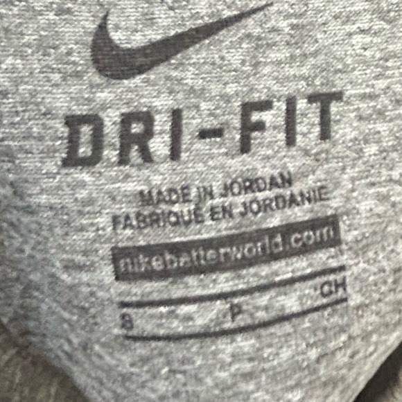 Nike Gray Short Sleeve Women's Tee - Picture 4 of 4